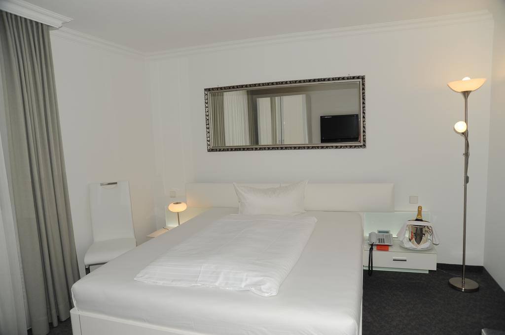 Hotel Adler - Weil Am Rhein Exterior photo